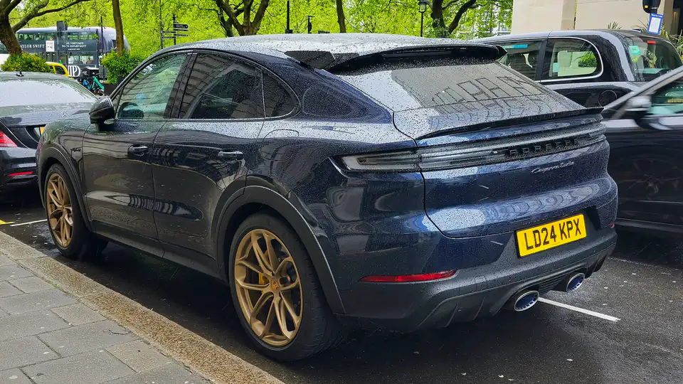 2024 Porsche Cayenne Turbo GT E-Hybrid Auto (PO536)