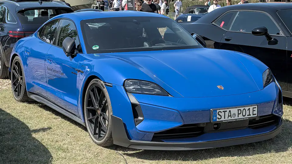 Porsche Taycan Turbo GT MYLE Festival 2025 (Y1A)