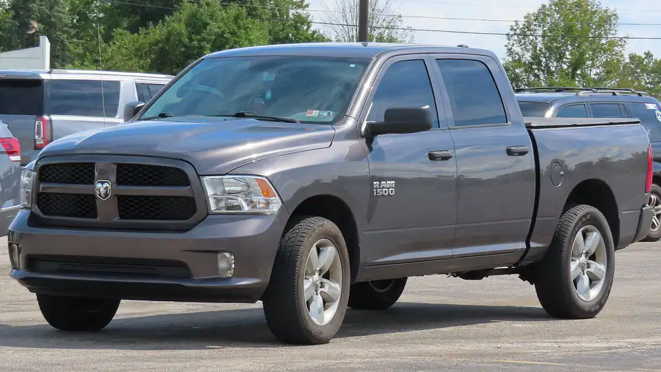 2017 Ram 1500 Express Crew Cab (DS)