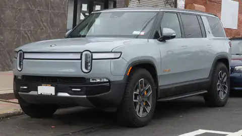 2023 Rivian R1S Adventure