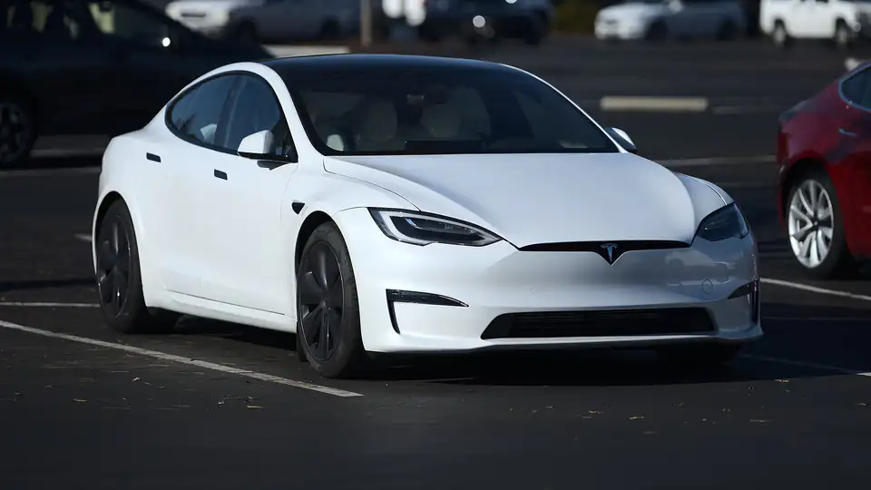 2021 Tesla Model S P2 Long Range