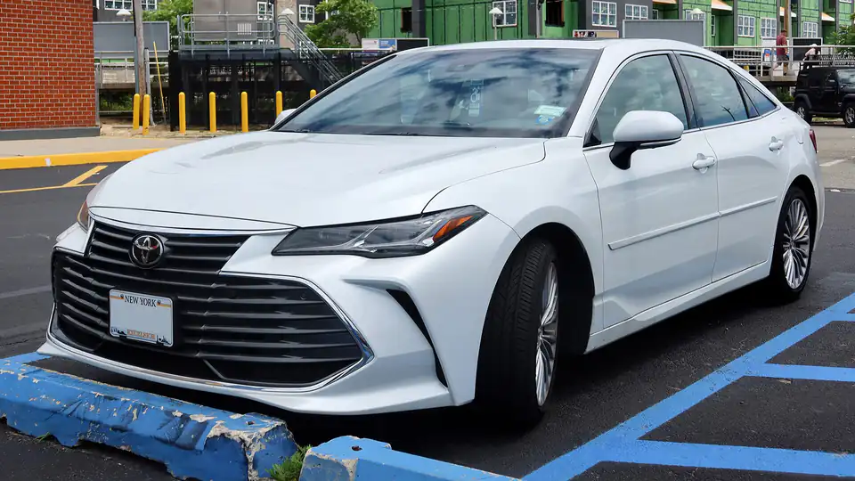 2020 Toyota Avalon Limited (XX50)