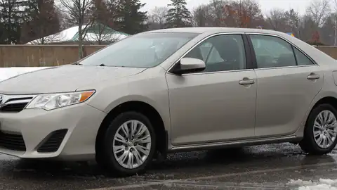 2013 Toyota Camry LE (XV50)