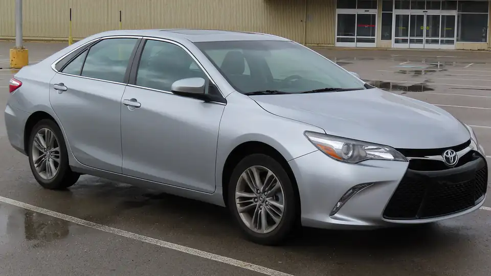 2017 Toyota Camry SE (XV50)