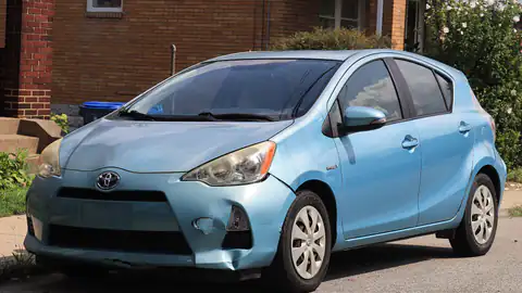 2014 Toyota Prius c One (NHP10)
