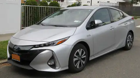 2017 Toyota Prius Prime (XW50)