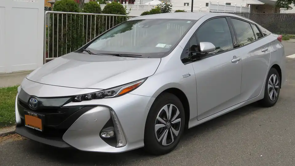 2017 Toyota Prius Prime (XW50)