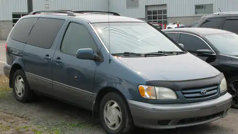 2003 Toyota Sienna LE (XL10)