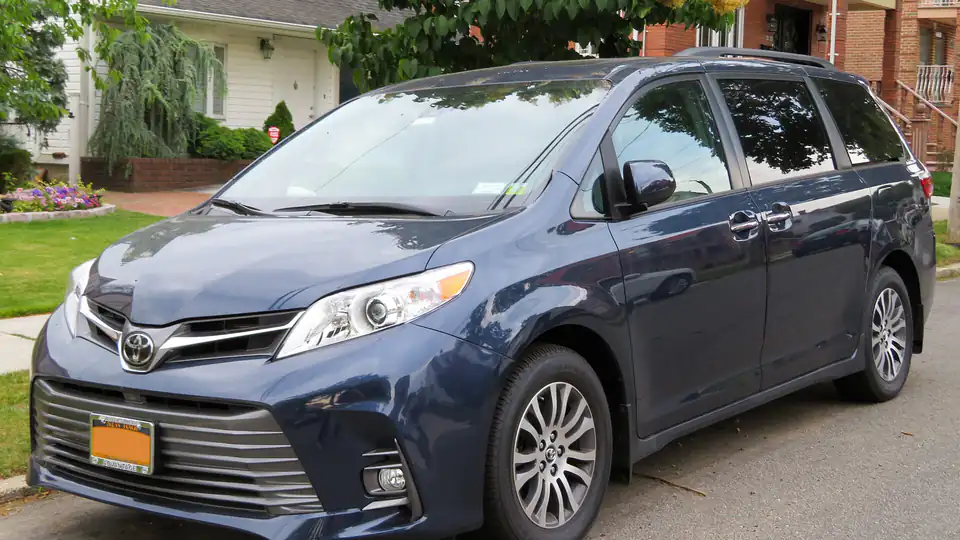 2018 Toyota Sienna XLE (XL30)
