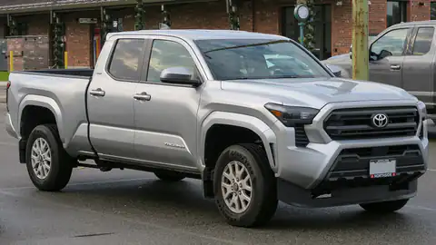 2025 Toyota Tacoma Double Cab SR5 4x4 (N400)