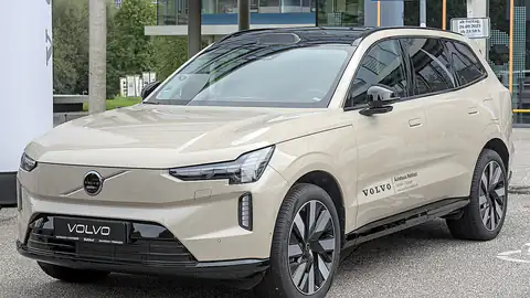 Volvo EX90 autoMOBIL Tübingen 2025