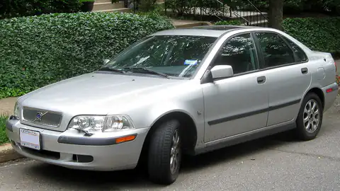 2000-2002 Volvo S40