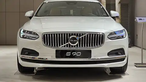 Volvo S90 B5 Ultra SPA FL Crystal White