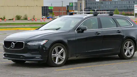 2017 Volvo V90 Momentum