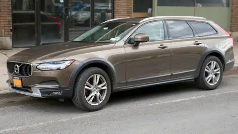 2018 Volvo V90 Cross Country
