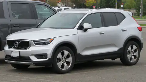 2019 Volvo XC40 T5 Momentum