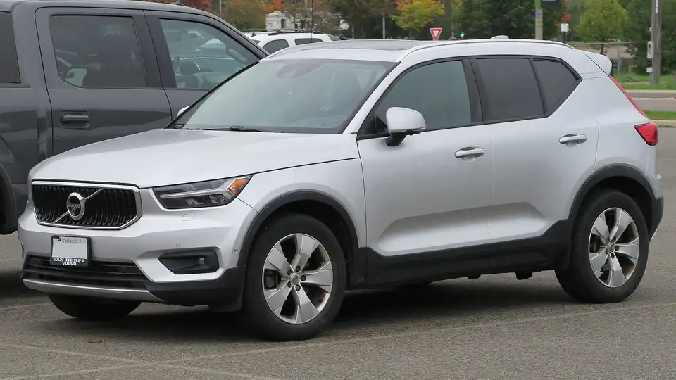 2019 Volvo XC40 T5 Momentum