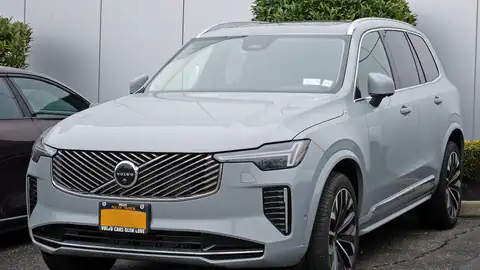 2025 Volvo XC90 (facelift) (SPA)